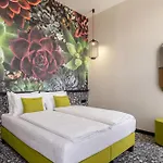 Urban Hotel 4*