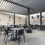 Urban 4*