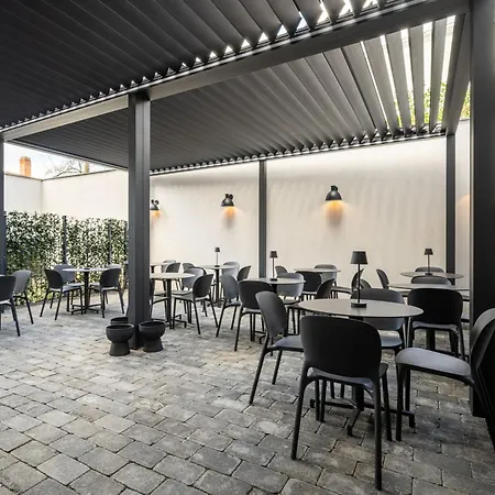 Urban Ξενοδοχείο 4*