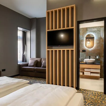 Urban 4*