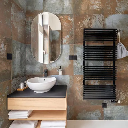 Urban Hotel