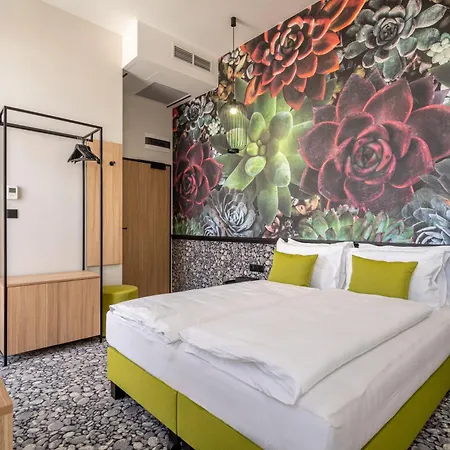 Urban Hotel
