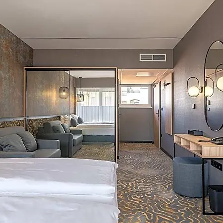 Hotel Urban 4*