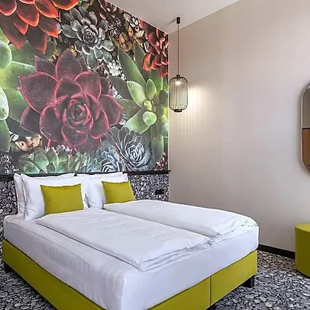 Urban Hotel 4*