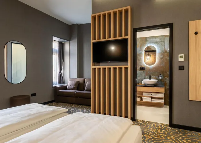 Urban 4*
