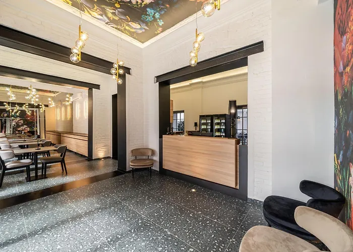 酒店 Urban 4*